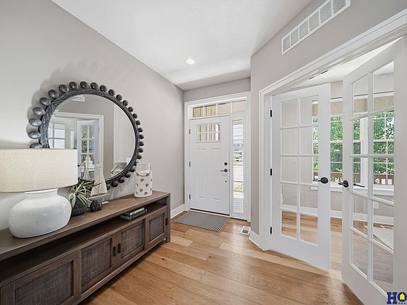 3rd image of 3132 Abbotsford Ln