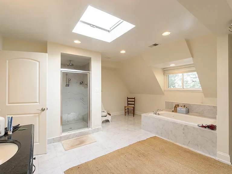 904 Webster St NW — Photo 38