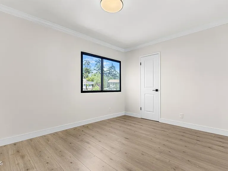 9321 Belvoir Ave — Photo 17