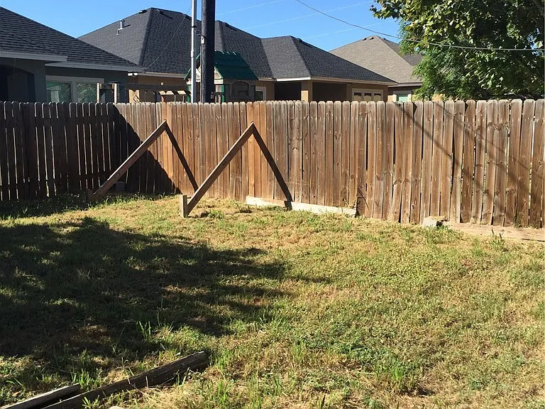 2317 Vialoux Dr — Photo 10