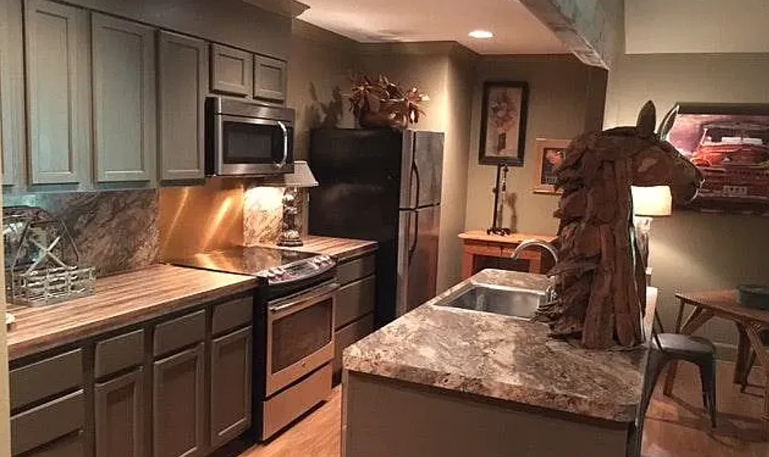 2 bed, 1200 sqft, $2,500 — Photo 3
