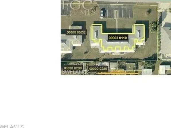 5725 Genesee Pkwy APT 11, Bokeelia, FL 33922