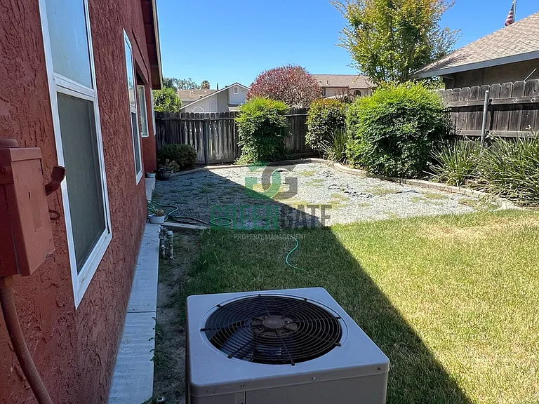 3901 Setrok Ct — Photo 31