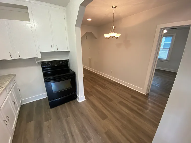 2722 Clifton Ave — Photo 13