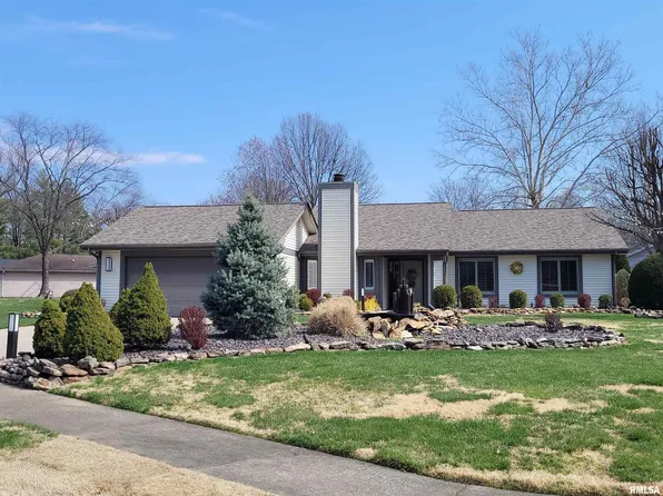 800 Osage Dr, Mount Vernon, IL 62864