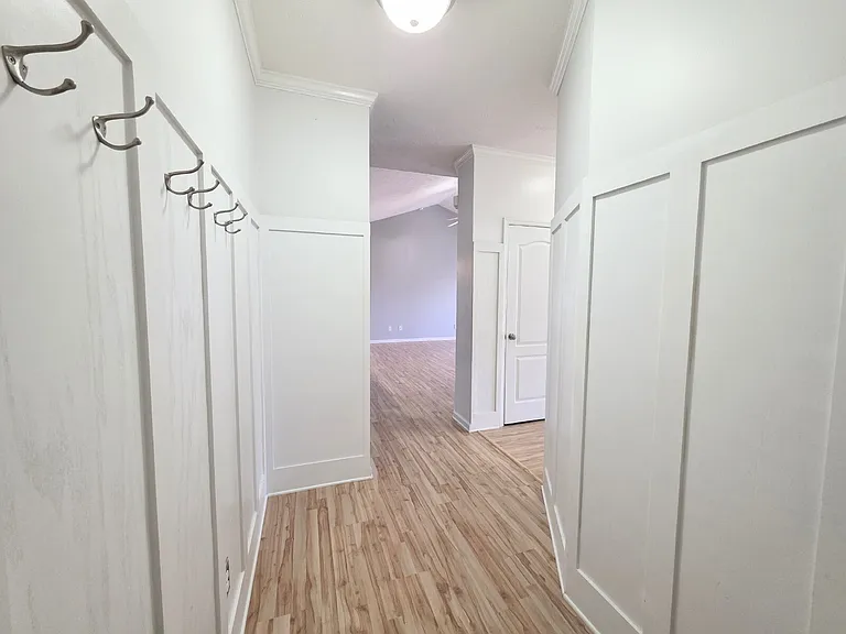 1324 Kershaw Loop #206 — Photo 4