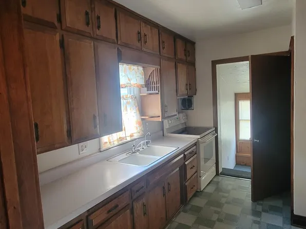 1724 S Norwood Ave, Green Bay, WI 54304