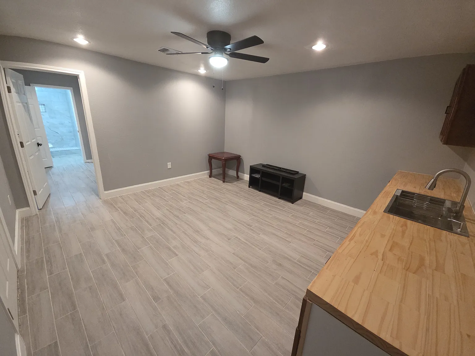 1 bed, 400 sqft, $925 — Photo 2