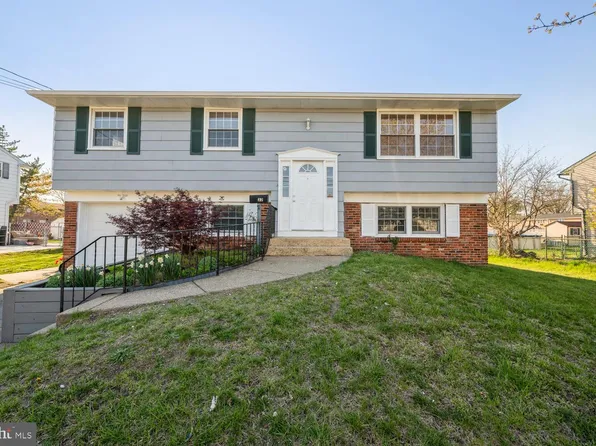 32 Evergreen Ln, Burlington, NJ 08016