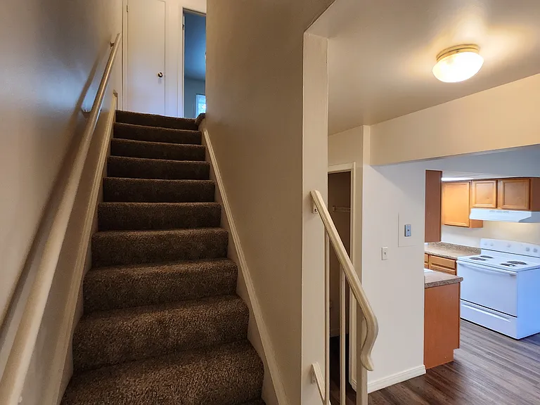 Hampton Park/ Sheffield Village Apartments&Townhomes — Photo 19