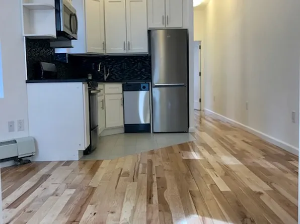 319 W 42nd St APT 5E, New York, NY 10036