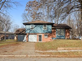 506 S Adams St, Raymore, MO 64083