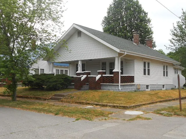 209 S Griffith St photo 1