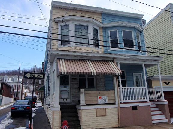 2nd image of 638 E Pine St