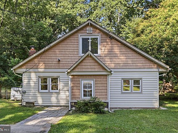 3rd image of 12820 Maple St