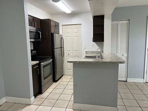 5th image of 1237 SW 46th Ave APT 801