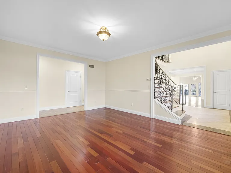831 Pascack Rd — Photo 5
