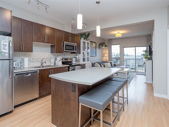 3rd image of 3240 Jacklin Rd #402