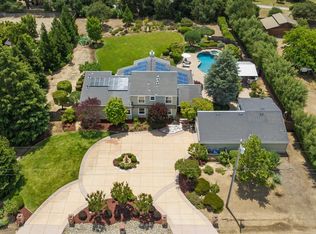 8859 Poppy Ln, Gilroy, CA 95020