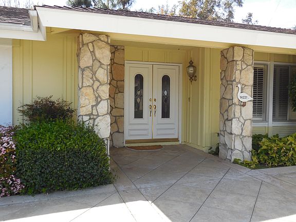 4th image of 14221 Wisteria Ln