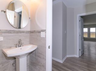 618 Pennsylvania Ave #2, Aurora, IL 60506