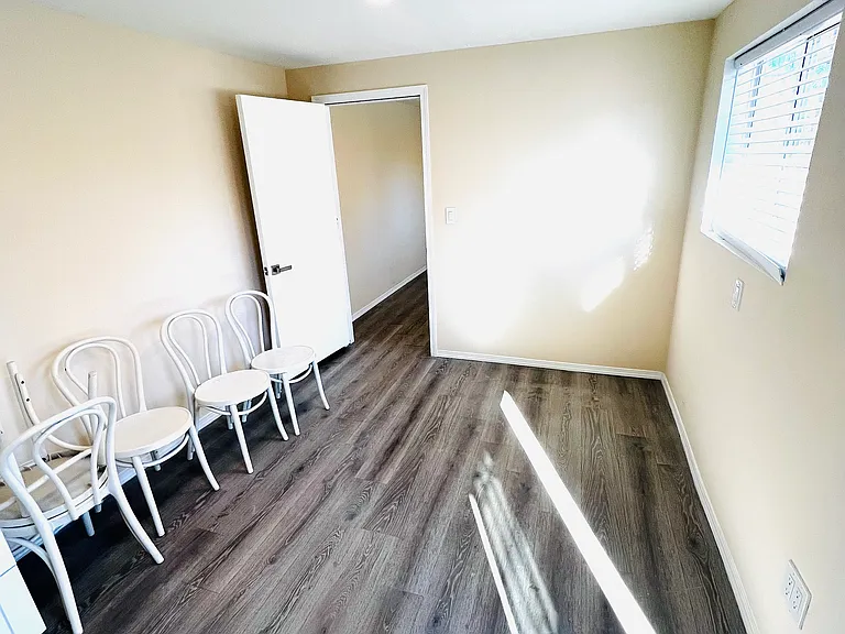 1343 W Norberry St #B — Photo 7