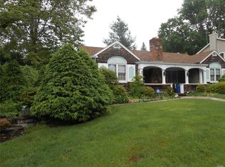 74 Washington Ave, Glen Head, NY 11545