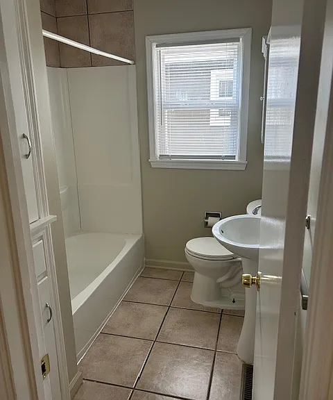 1504 E 49th Pl — Photo 9