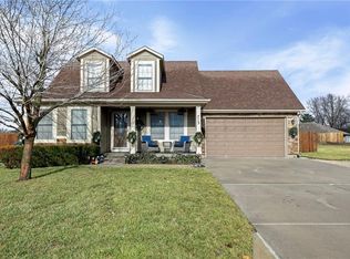 713 Hidden Meadows Ct, Paola, KS 66071