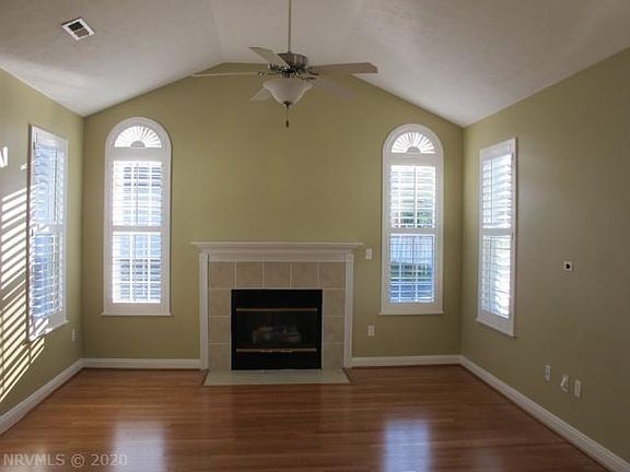 2nd image of 5 Washington Ave #5