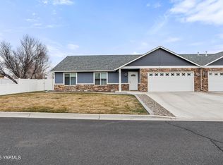 8207 Westbrook Ave, Yakima, WA 98908