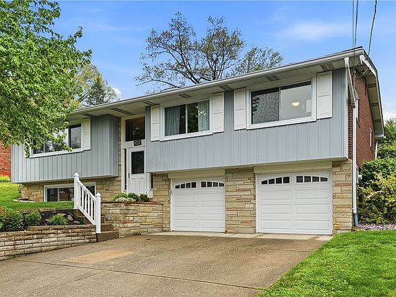 2nd image of 102 Cottonwood Ct