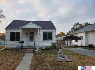 515 S 12th St, Beatrice, NE 68310