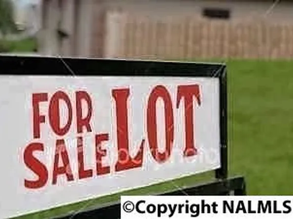 240 Riddle Rd, Albertville, AL 35950