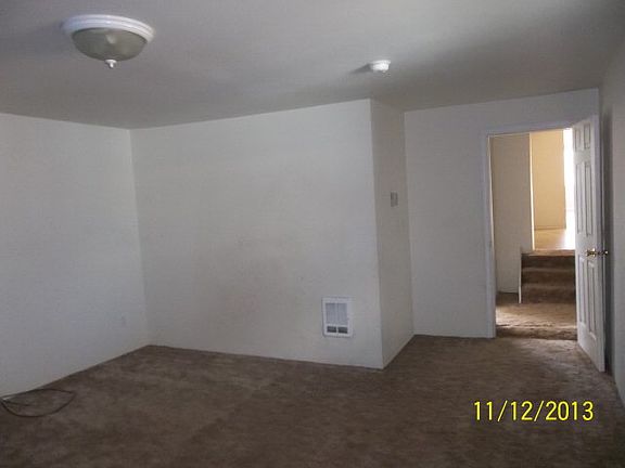4th image of 412 Cedar St