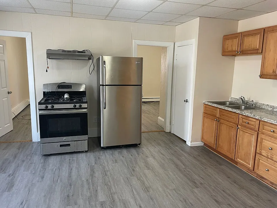 242 Burnside Ave #246