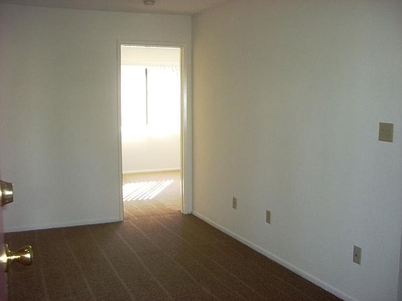 4th image of 3412 Chapman St #3