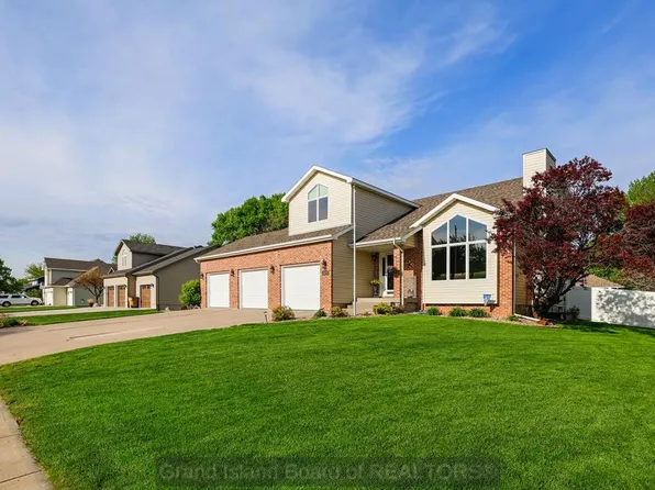 2522 Parkview Dr, Grand Island, NE 68801