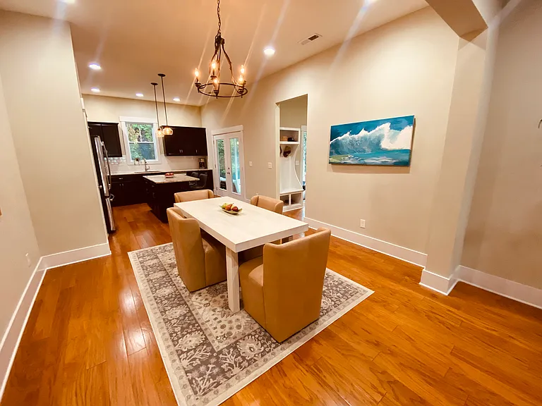 1912 Fernwood Way — Photo 6