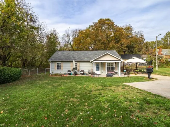 1924 Arthur Ct, Winston Salem, NC 27107