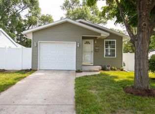 1014 35th St SW, Wyoming, MI 49509