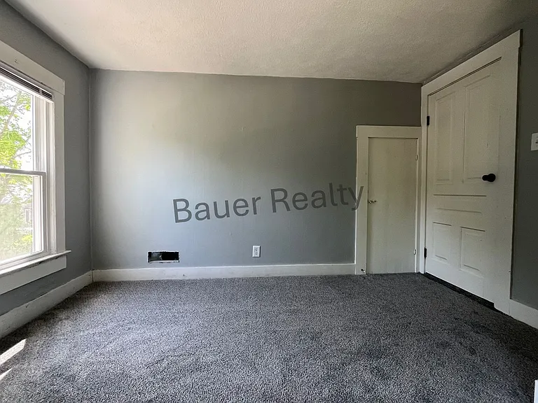 58 E Main St — Photo 20