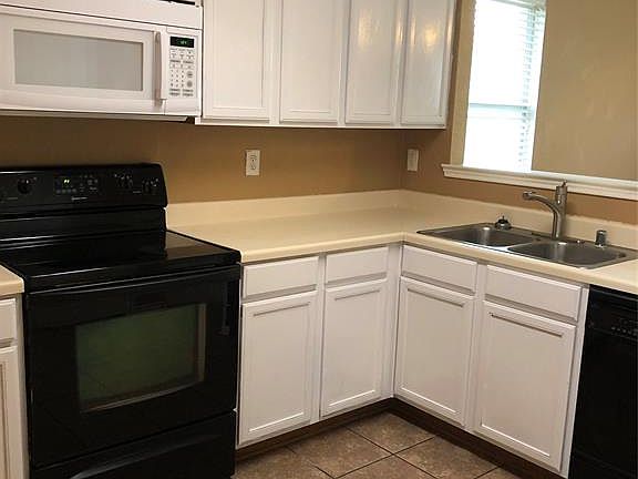 4th image of 504 Rocky Springs Dr