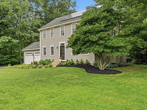 3rd image of 21 Wildflower Dr