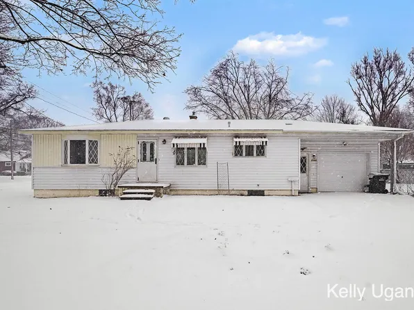 2360 Grove St, Muskegon, MI 49441