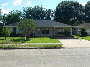 1105 Bayou Dr, Alvin, TX 77511