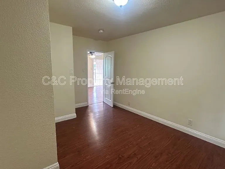 1143 W 91st St — Photo 8