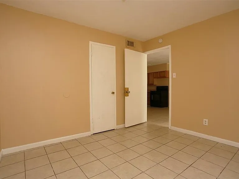 2460 W Shane St #1 — Photo 9