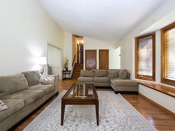 5th image of 3667 Stoney View Dr