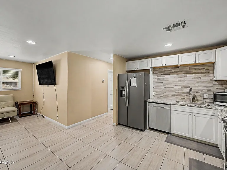 515 E Vista Del Cerro Dr — Photo 13